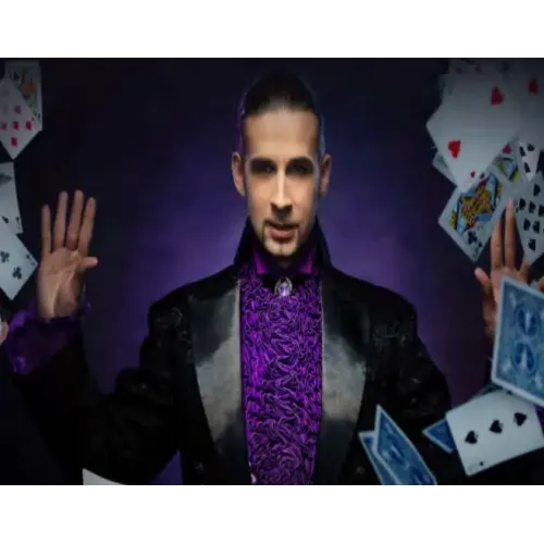 Matthew Clark – Magic Card Tricks