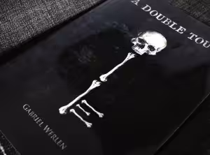 A Double Tour by Gabriel Werlen & Marchand de trucs & Mindbox (French)